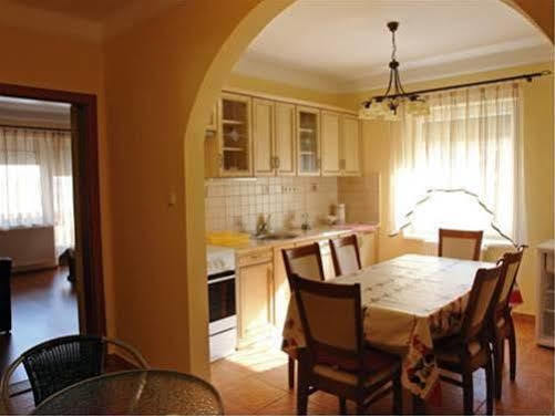 Apartment Villa Attila Heviz Bagian luar foto